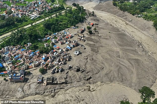 Aurflóð í Nepal og Kína 7 | ein jörð.org aurflóð í nepal og kína