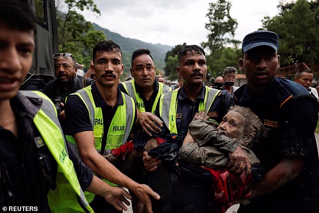 Aurflóð í Nepal og Kína 8 | ein jörð.org aurflóð í nepal og kína